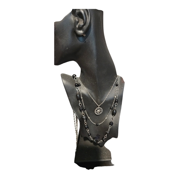 Black and Silver Necklace One Size - Picture 6 of 7